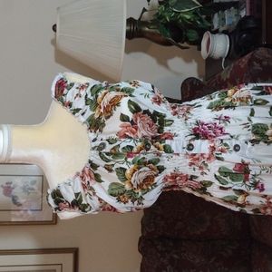 Gorgeous floral maxi dress. NWOT